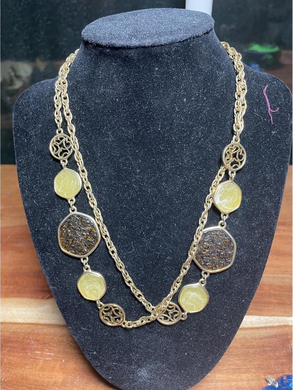 Vintage 1974 Sarah Coventry Taste of Honey Collection 36"L Goldtone Necklace